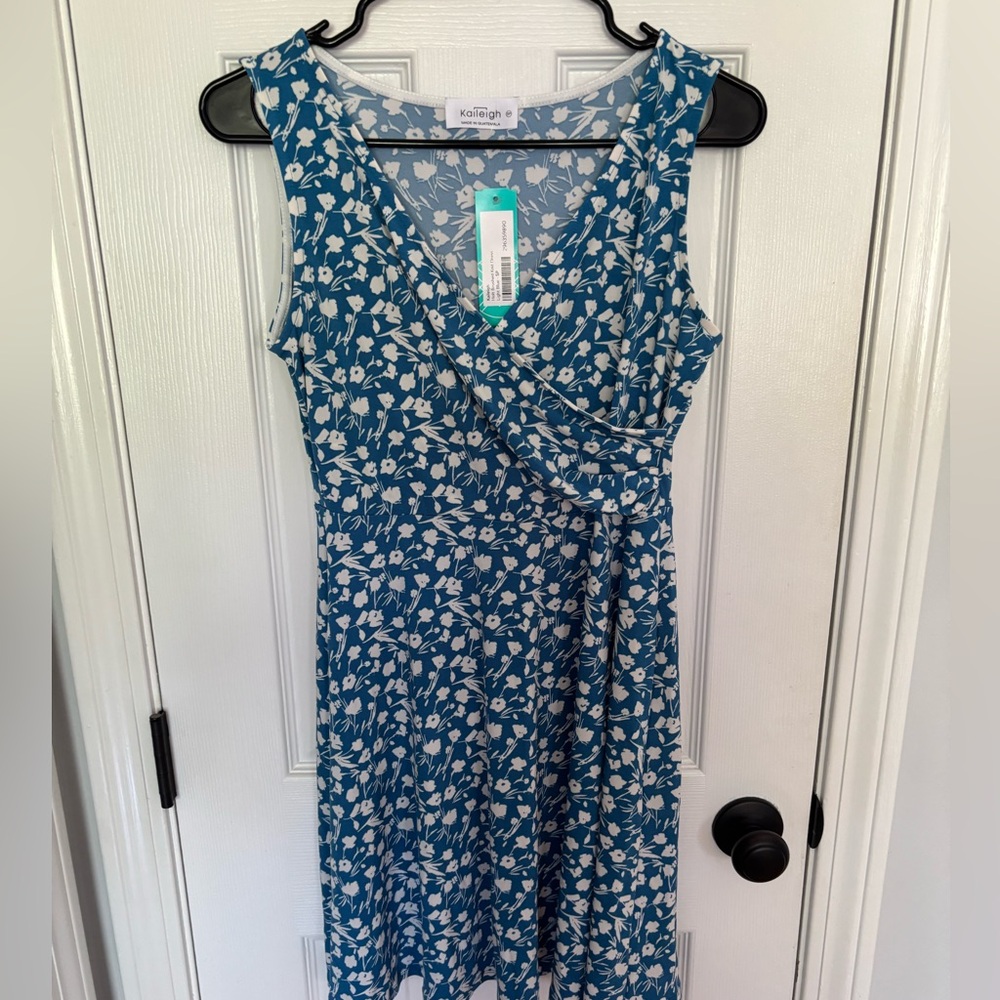 NWT Kaileigh Teal and White Floral Midi Dress